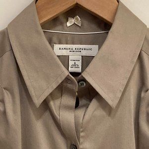 Banana Republic Short Sleeve No Iron Blouse